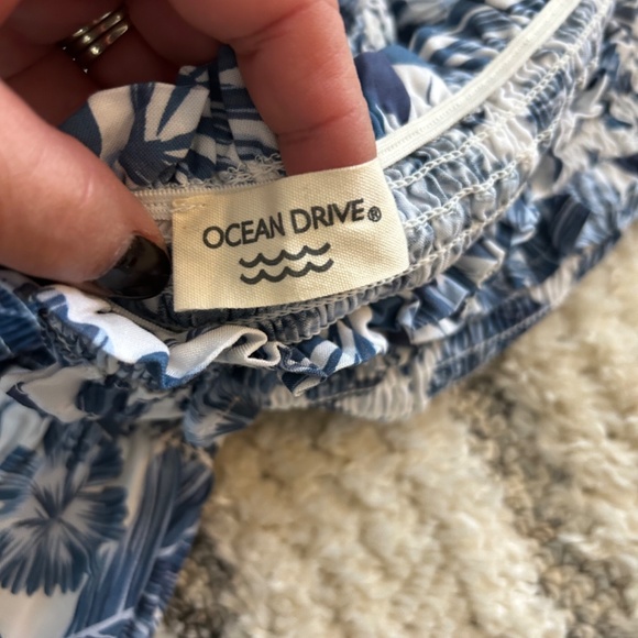 Ocean Drive Blue and White Hawaiian Print Strapless Dress - Picture 3 of 3